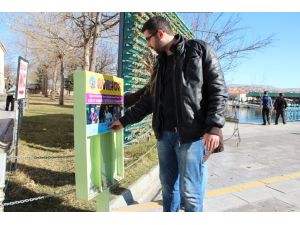 Sokaklara izmarit atılmasını futbolcular önleyecek