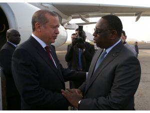 Cumhurbaşkanı Erdoğan Senegal'e geldi