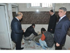 Kaymakam Polat, ilkokulu ziyaret etti