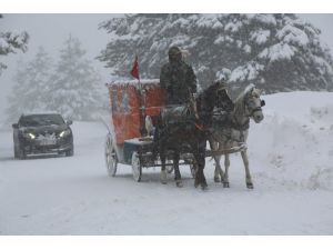 Abant, Gölcük ve Kartalkaya'da kar yağışı