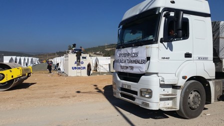 2 tır Türkmenler’e ulaştırıldı
