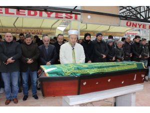 Eski milli güreşçi Mehmet Alkış, son yolculuğuna uğurlandı