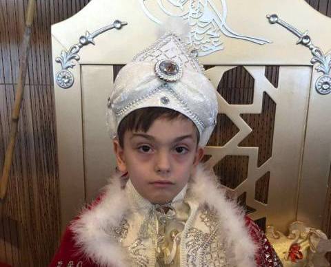 Uslu ailesinin sünnet mutluluğu