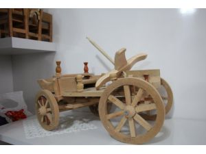 Yöresel kültürü ahşap maketlerde canlandırıyor