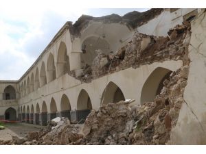 Kerkük'teki Osmanlı Kışlası'nın bir bölümü yıkıldı