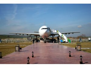 Emektar kargo uçağı restorana dönüştü