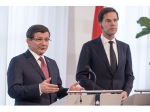 Davutoğlu-Rutte ortak basın toplantısı