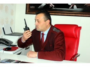 Çöpü gören "taksi" çağırıyor