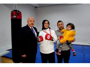 Ev hanımı sporcudan Türkiye ikinciliği