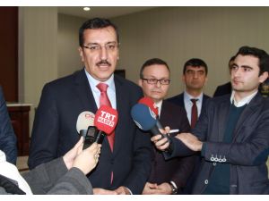 Yeni Şafak ve Yeni Akit gazetelerine eş zamanlı saldırı