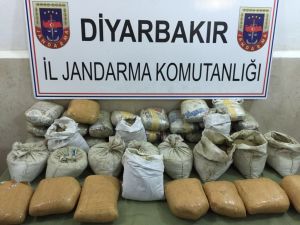 Diyarbakır'da 50 kilo 700 gram esrar ele geçirildi