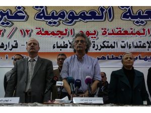 Mısır'da doktolardan geniş katılımlı protesto