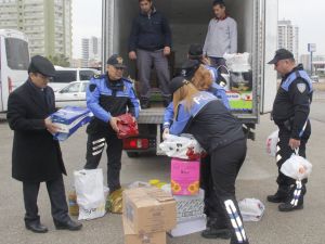 Polis eşlerinden operasyonlarda görevli güvenlik güçlerine hediye