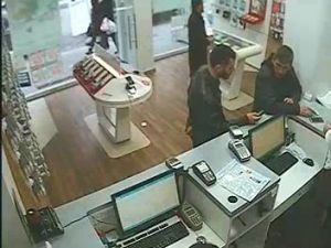 Konya'da hırsızlık anı güvenlik kamerasında