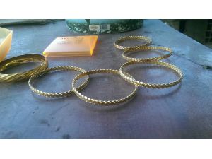 Yolda bulduğu altınları jandarmaya teslim etti