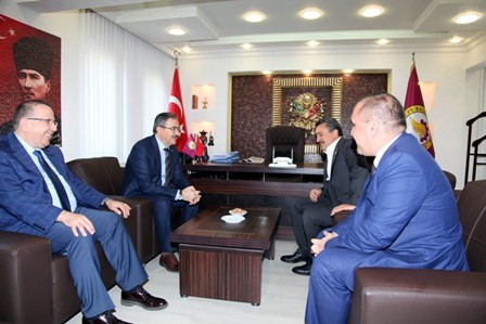 Şahin’den Tutal’a taziye ziyareti