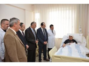 Konuşarak beyin ameliyatı oldu