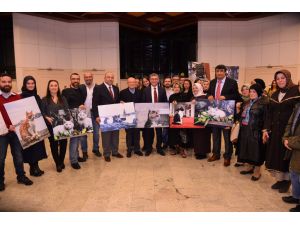 "Dikkat Kedi Çıkabilir" sergisi