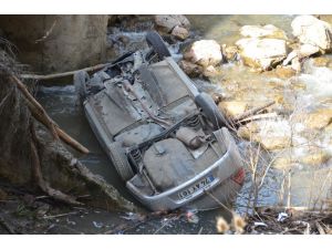 Bolu'da otomobil dereye devrildi: 1 ölü, 3 yaralı