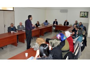 NEÜ’de bebeklerde ekokardiyografi anlatıldı