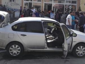 Mersin'de resmi araca molotofkokteylli saldırı