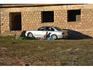 Otomobildeki bomba fünyeyle infilak ettirildi