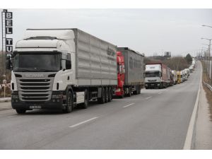 Kapıkule'de tır geçişlerinde rekor