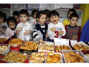 Minik ellerden güvenlik güçlerine ikram