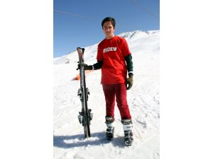 "Özel" çocuklar kayakta "engel" tanımıyor