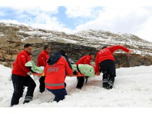 Hakkari'de çığ tatbikatı