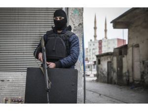 Cizre'de terk edilen ev ve iş yerlerinin güvenliği sağlanıyor