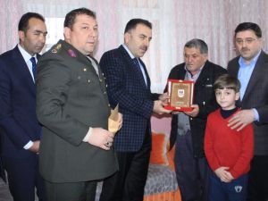 Şehit Atmaca’nın ailesine "Şehadet Belgesi" verildi