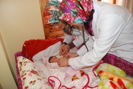 Karatay'da bebeklere plaketli karşılama