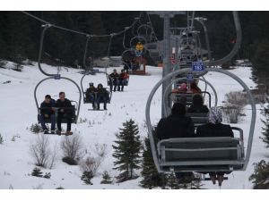 Yıldıztepe, kızakseverlerin gözdesi oldu