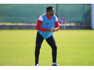 Antalyaspor'un forvet oyuncusu Ömer Şişmanoğlu: