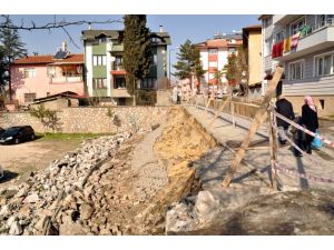 Tokat'ta lise bahçesindeki istinat duvarı çöktü