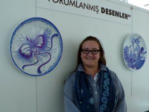 Doğaya hayranlığını, bitkilerin portrelerinde yansıtıyor