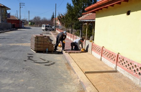 Ereğli’de kaldırım çalışmaları sürüyor