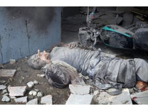 Rus uçakları İdlib'de pazar yerine saldırdı