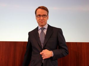 "ECB'nin para politikasını daha da gevşetmesi risklere yol açabilir"