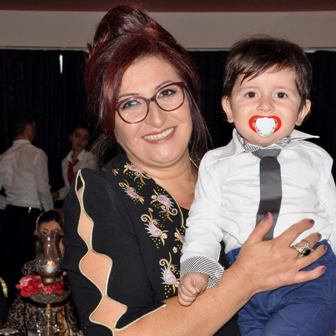 Yurdagül Hoca yeğeni ile birlikte