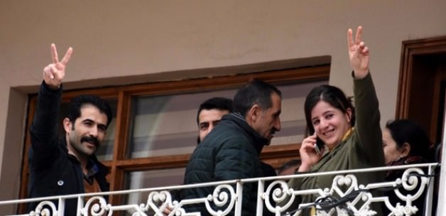 HDP'liler Ankara'ki hain saldırıyı kutladı