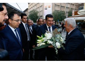 Gümrük ve Ticaret Bakanı Tüfenkci İzmir'de