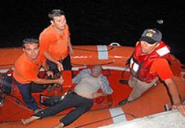 Gemi battı 30'dan fazla kayıp var