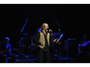 Cem Karaca'nın hayatı sahneye taşındı