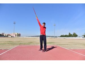 Şampiyon ciritçi, ağabeyinin izinde ilerliyor