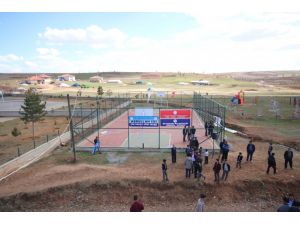 Beyşehir'de çok amaçlı spor sahası hizmete açıldı