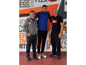 Burak Yılmaz Türkiye'den özel fizyoterapist istiyor