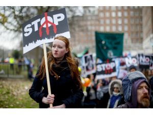 Londra'da nükleer silahlanma karşıtı protesto