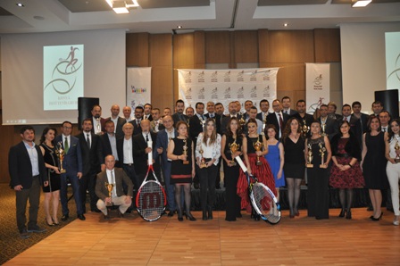 DEFİ’nin kupaları verildi